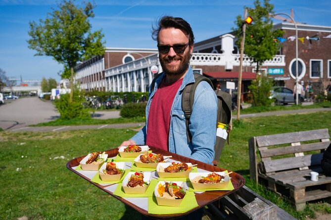 Utrecht Food Tour with local guide - A 3.5-hour vegan walk through Utrecht canal wharves