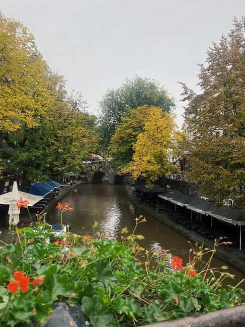 Utrecht: Guided Food Tour - Social time after the tastings: why it’s built in