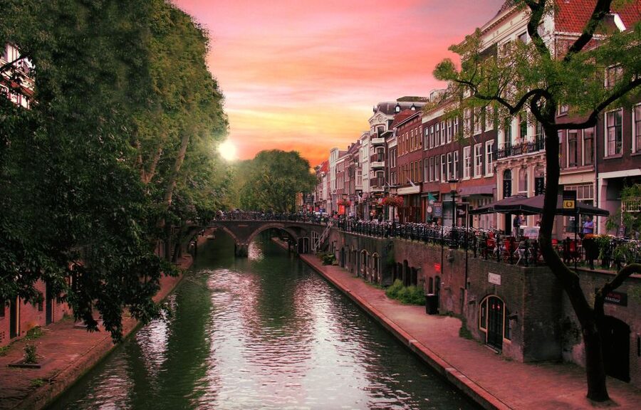Utrecht Guided Highlights Walking Tour - Starting at Domplein, Utrecht’s front door