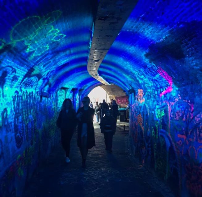 Utrecht Guided Highlights Walking Tour - Canals area: why Utrecht’s waterways are different