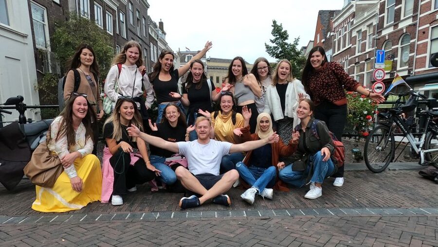 Utrecht Guided Highlights Walking Tour - De Bibliotheek Neude: stepping inside a repurposed landmark
