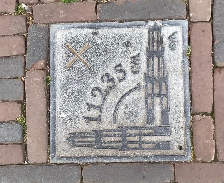 Utrecht Guided Highlights Walking Tour - Vredenburg Markt: the biggest square, the vanished castle idea, and cheese