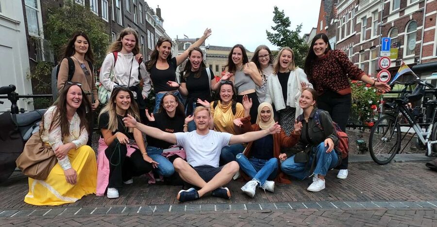 Utrecht: Guided Highlights Walking Tour - What to Bring, How to Handle Dutch Weather, and Walk-Friendly Reality