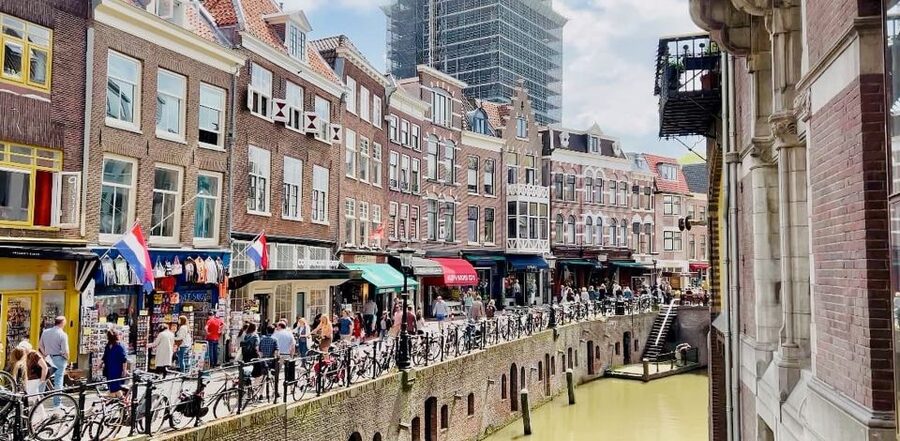 Utrecht: Highlights and Secrets with a Walking Tour - Cobblestones, Churchyards, and Side Streets That Feel Lived-In