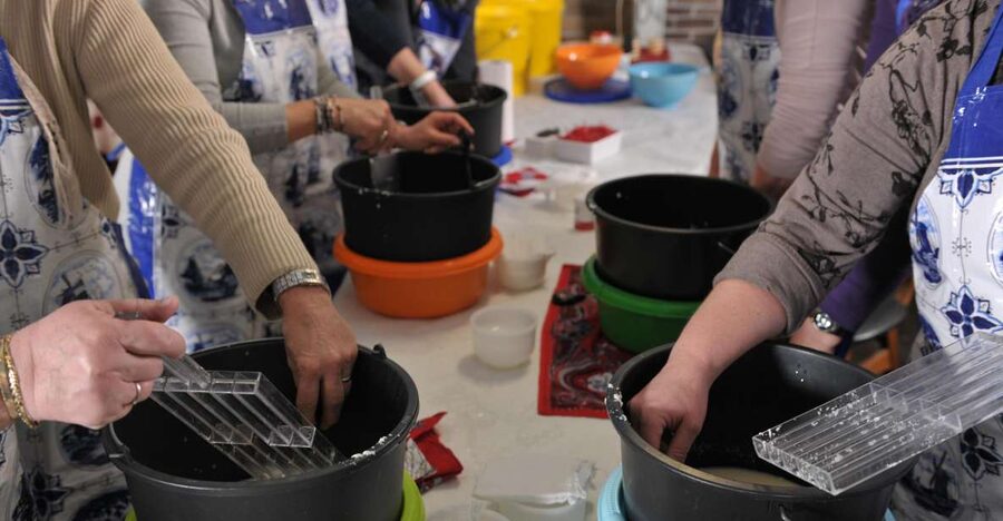 Volendam: 2.5-Hour Cheesemaking Workshop & Clog Making Tour - Taking your cheese home, plus how young farmer cheese works