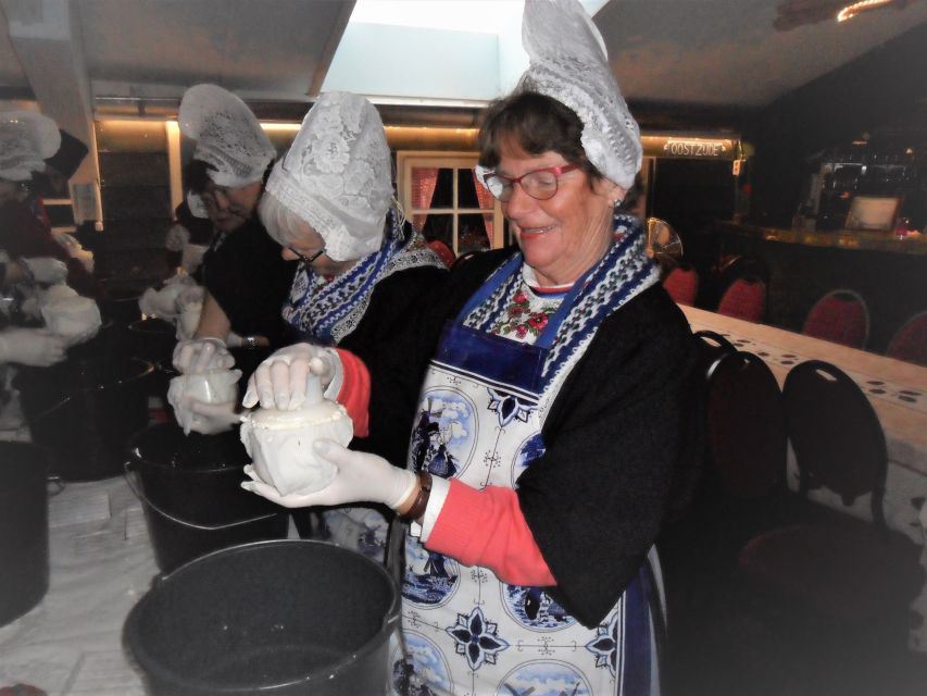 Volendam: 2.5-Hour Cheesemaking Workshop & Clog Making Tour - Small practical tips before you go