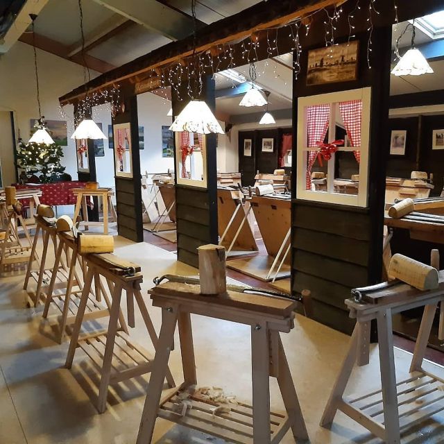 Volendam: 2-Hour Clogmaking Workshop and Cheese Tour - Key things you’ll notice right away