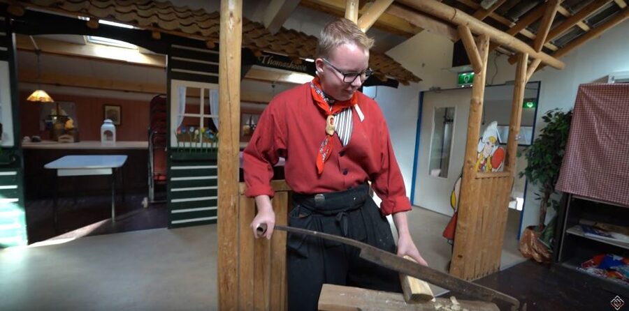 Volendam: 2-Hour Clogmaking Workshop and Cheese Tour - Volendam at Simonehoeve: what the 2 hours are actually like