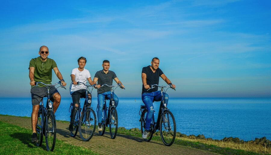 Volendam: Bike Rental including Highlights-Routes - Key Ride Highlights at a Glance