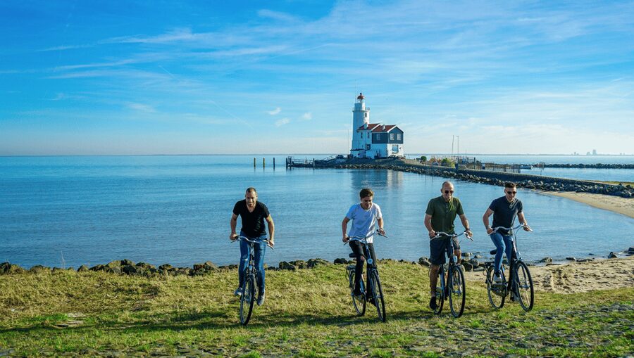 Volendam: Bike Rental including Highlights-Routes - Monnickendam to Marken: Old Streets, Bridges, and Pole Houses