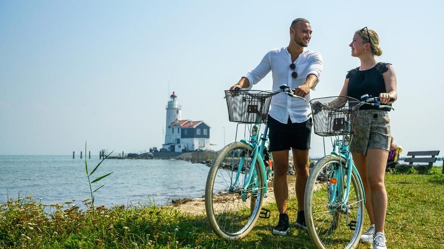 Volendam: Bike Rental including Highlights-Routes - Routes You Control: Mapped Highlights Plus QR Navigation