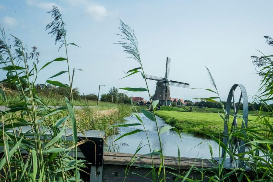 Volendam: E-Bike Rental including Highlights-Routes - Katwoude to Jacobs Hoeve Cheese Farm: The Friendly Start You Can Taste