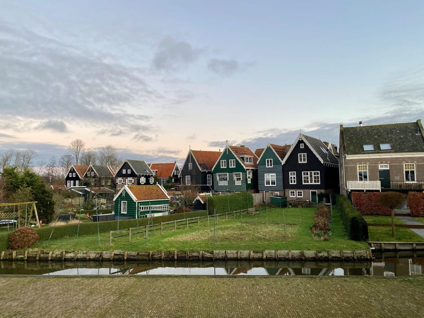 Volendam: E-Bike Rental including Highlights-Routes - Edam: Nearly 800 Years of Canals and Cheese Market Season Timing