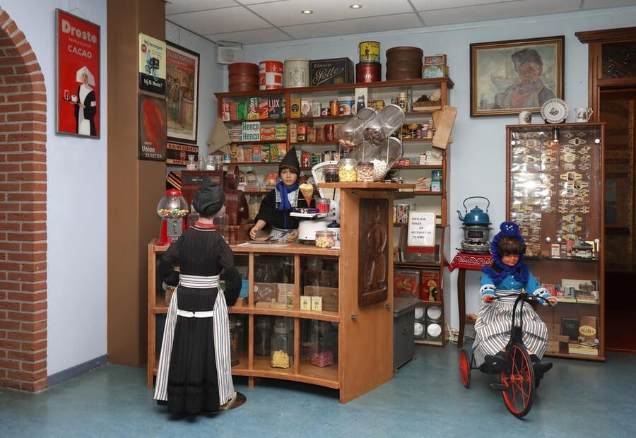 Volendam: Volendams Museum Entry Ticket - A Self-Guided Route You Can Actually Follow