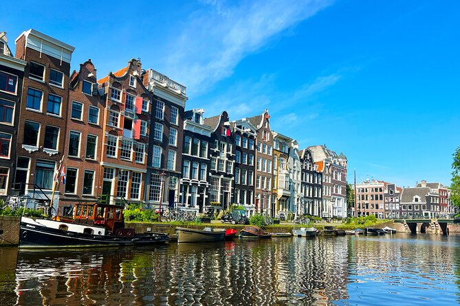 Walking Tour about Golden Age Architecture, private local guide - Dam Square: the 17th-century trade hub starts here