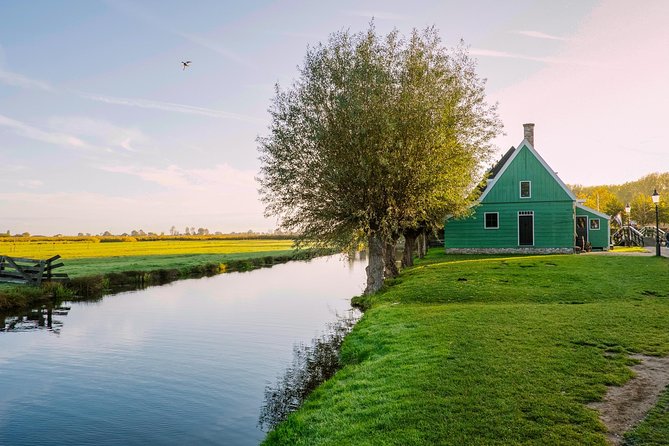 Windmill Tour from Amsterdam, Including Volendam & Marken - Walking pace, crowds, and mobility reality checks