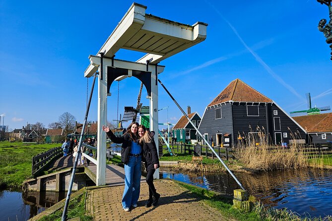 Zaanse Schans and Cheese Tasting Guided Tour from Amsterdam - Guides make the difference: names you might meet and what to listen for