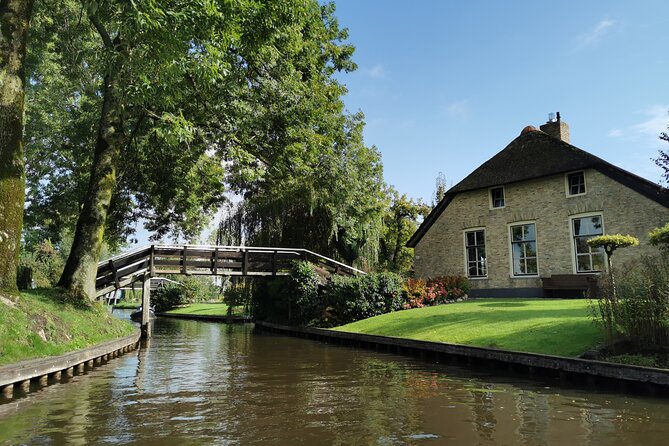 Zaanse Schans and Giethoorn Small-Group Tour with Hotel Pick-Up - Catharina Hoeve cheese farm stop: the quick, tasty add-on