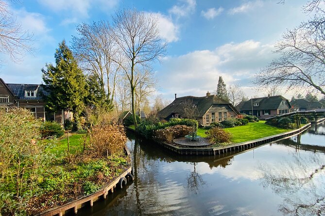 Zaanse Schans and Giethoorn Small-Group Tour with Hotel Pick-Up - Wooden shoes workshop at Kooijman: live making and hands-on souvenir options
