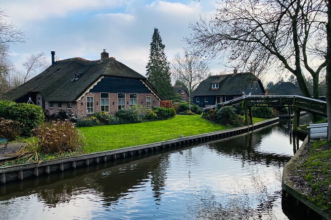 Zaanse Schans and Giethoorn Small-Group Tour with Hotel Pick-Up - Royal Amsterdam Diamond tour: a quick history lesson plus a close look