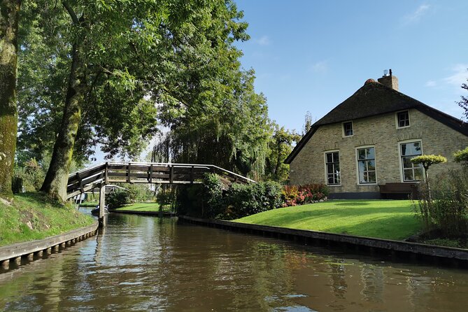 Zaanse Schans and Giethoorn Unique Day Trip with Boat Cruise - Giethoorn lunch plus a canal boat cruise that changes everything