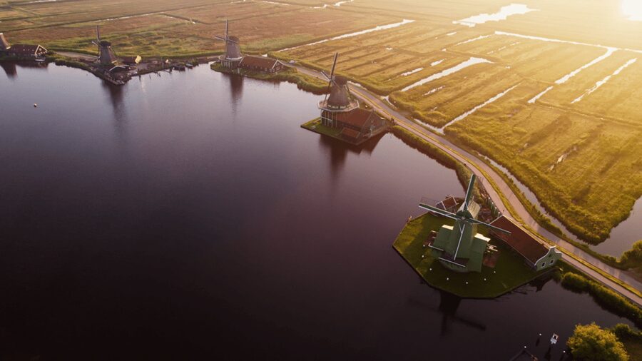 Zaanse Schans: Cruise UNESCO Windmills Village + Live Guide - Comfort, photos, and getting the most from your 25 minutes