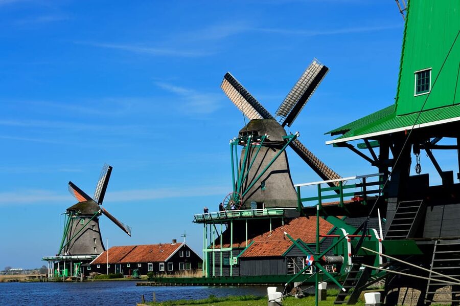 Zaanse Schans: Windmill & Museum Entry Ticket w/ Audio Guide - Plan a Comfortable Day: Photos, Tastings, and What Is Not Included