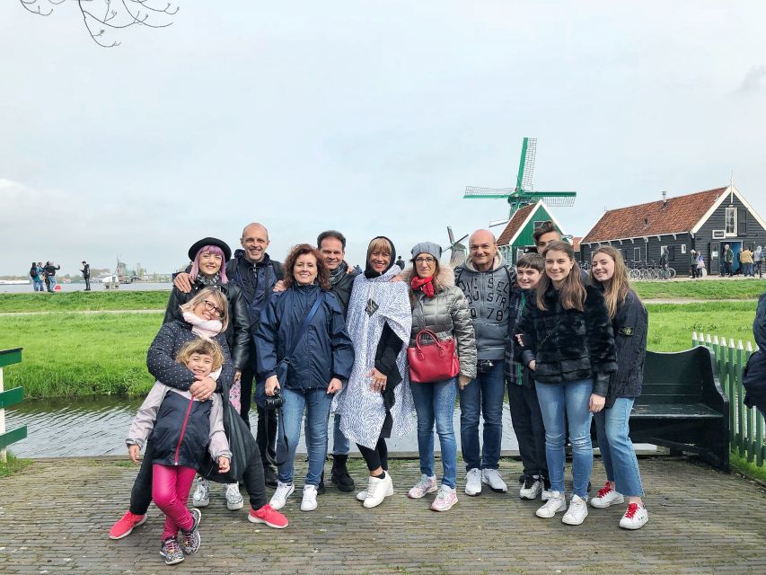 Zaanse Schans Windmills 4-Hour Tour in Italian - The wooden shoe factory: why the clogs stop is more than a souvenir stop
